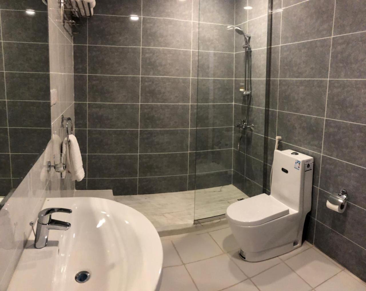White Beach Hotel Suites Рабиг Екстериор снимка