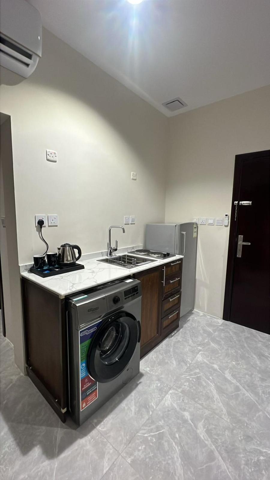 White Beach Hotel Suites Рабиг Екстериор снимка